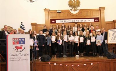 Zwycięstwo uczennicy ZSR w Kaczkach Średnich w konkursie plastycznym