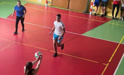 Turniej Piłki Siatkowej – Dzień Chłopaka w Zespole Szkół Rolniczych w Kaczkach Średnich